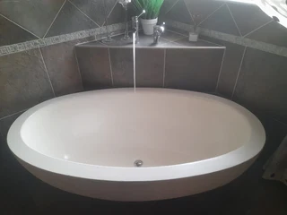 ONECALL PLUMBERS DRAIN UNBLOCKING BURST PIPES GEYSER REPAIRS