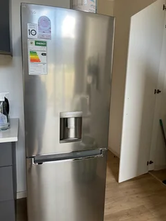 LG Fridge Freezer in excellent condition
