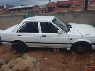 2000 Nissan Sentra Sedan