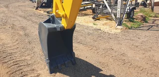 2008 - Komatsu WB93R 4X4