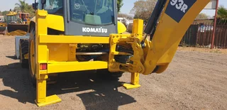 2008 - Komatsu WB93R 4X4