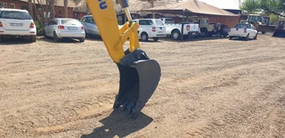 2008 - Komatsu WB93R 4X4