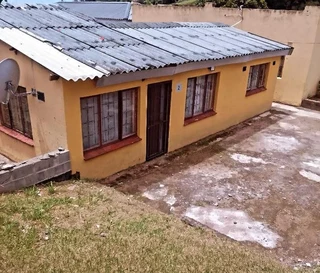 OCEBISA PROPERTIES PRESENTS A THREE BEDROOM HOUSE WITH TWO OUTSIDE BEDROOMS FOR SALE IN UMLAZI.