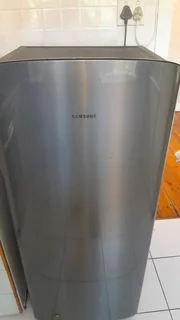 Fridge and freezer repairs onsite