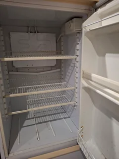 Fridge and freezer repairs onsite