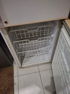Fridge and freezer repairs onsite