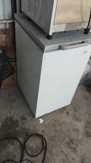 Fridge and freezer repairs onsite