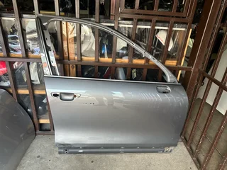 VW Toureg 2023-25 Front Door