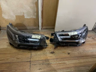 Toyota Hilux 2023-25  Legend RS Headlight