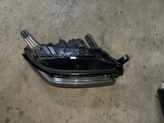 Toyota Land Cruiser LC300 Headlight