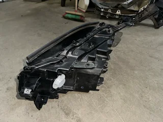 Toyota Land Cruiser LC300 Headlight