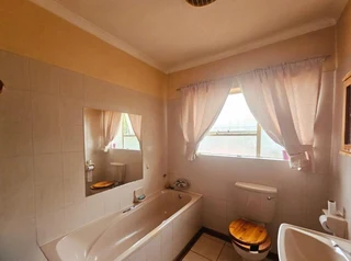 Double-Storey Delight with Pool &amp; Perfect for Parties!