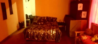 UNIQUE HOUSE.WITH POTENTIAL EXTRA INCOME.