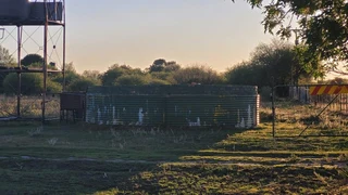 MULTIPURPOSE  EXCESSIVE LARGE HOUSE. STRONG WATER. IDEAL FOR SPECIAL PROJECTS.