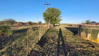 MULTIPURPOSE  EXCESSIVE LARGE HOUSE. STRONG WATER. IDEAL FOR SPECIAL PROJECTS.