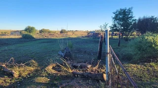 MULTIPURPOSE  EXCESSIVE LARGE HOUSE. STRONG WATER. IDEAL FOR SPECIAL PROJECTS.