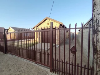 For Sale, 3-Bedroom House in Grassland