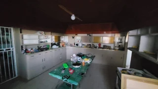 MULTIPURPOSE  EXCESSIVE LARGE HOUSE. STRONG WATER. IDEAL FOR SPECIAL PROJECTS.