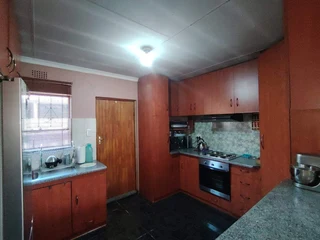 For Sale, 3-Bedroom House in Grassland