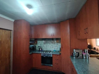 For Sale, 3-Bedroom House in Grassland