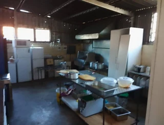 7000 SQUER METER IDEAL FOR A VERY BIG BUSINESS OPERTUNITY