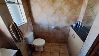 Prime Investment Near UFS: High-Yield Rental Potential!