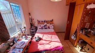 Prime Investment Near UFS: High-Yield Rental Potential!