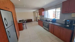 Prime Investment Near UFS: High-Yield Rental Potential!