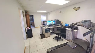 Prime Investment Near UFS: High-Yield Rental Potential!