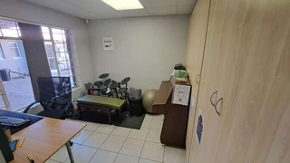 Prime Investment Near UFS: High-Yield Rental Potential!