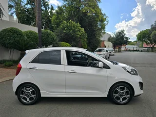 2013 Kia picanto 1.2 ex (manual)