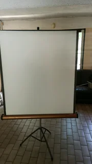 Projector Ultra Link FHD 1080P With Screens