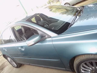 Volvo S40 T5, still in good condition, although needs some attention on the engine, price negotiable