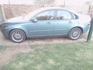 Volvo S40 T5, still in good condition, although needs some attention on the engine, price negotiable