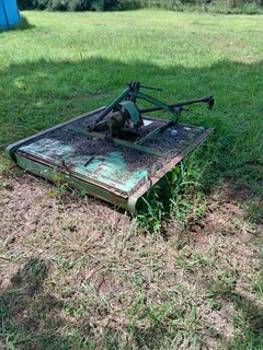 John Deere 2130 Trekker &#43; trailer en Slasher