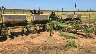 John Deere 1750 Vacuum planter 10 ry