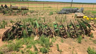 John Deere 1750 Vacuum planter 10 ry