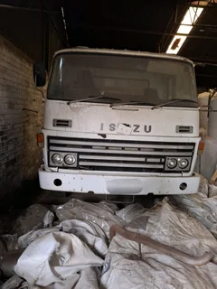 Isuzu Trok