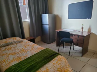 HATFIELD Spacious rooms to rent in flat