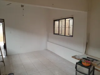 Granny flat to rent in karawastan