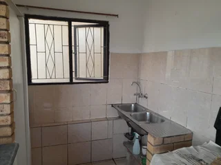 Granny flat to rent in karawastan