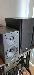 Castle Knight 1 Speakers -prestine condition