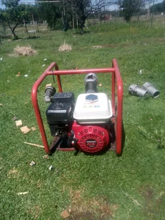 160 GX Honda waterpomp te koop. Ek het 2 van hulle vir R3000 stuk