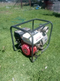 160 GX Honda waterpomp te koop. Ek het 2 van hulle vir R3000 stuk