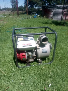 160 GX Honda waterpomp te koop. Ek het 2 van hulle vir R3000 stuk