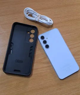 Samsung Galaxy A35 5G In Perfect Condition / 128GB Storage / Dual Sim