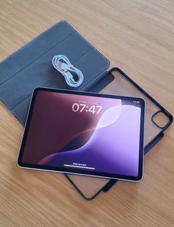 iPad Pro 11-inch 4th Gen (M2 Chip) In Mint Condition / Wi-Fi Only / 512GB Storage.