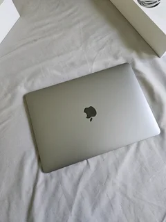 MacBook Air M1 Chip 2020 In New Condition / 256GB Storage