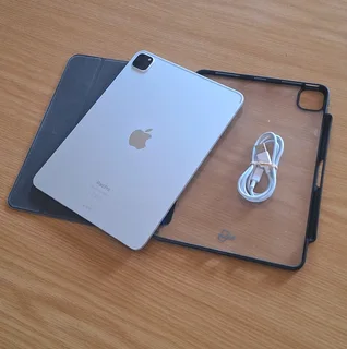 iPad Pro 11-inch 4th Gen (M2 Chip) In Mint Condition / Wi-Fi Only / 512GB Storage.