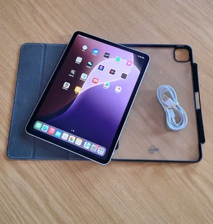 iPad Pro 11-inch 4th Gen (M2 Chip) In Mint Condition / Wi-Fi Only / 512GB Storage.